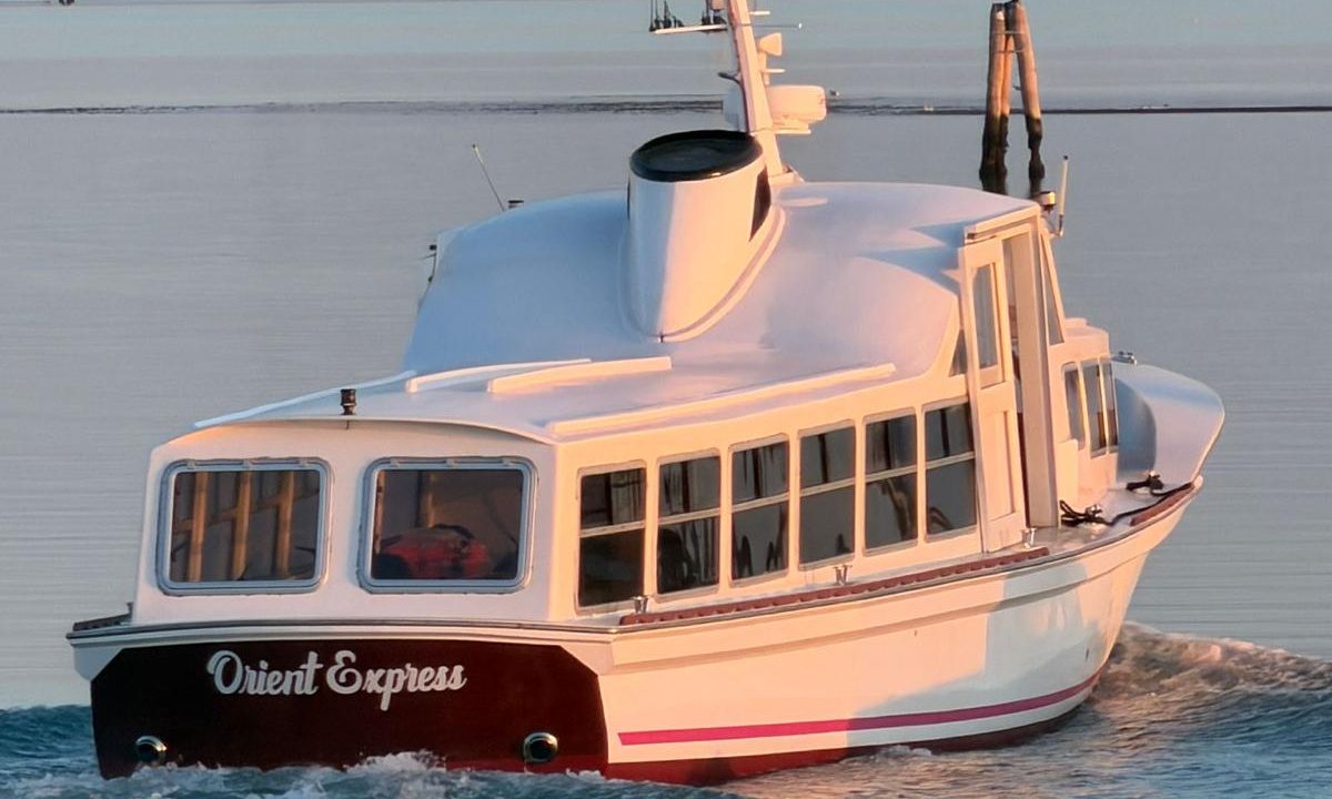 oriente-venice-boat-2