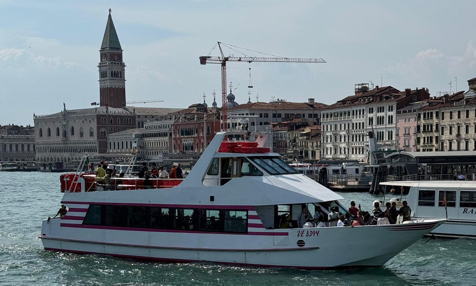 osvaldo-venice-boat-3